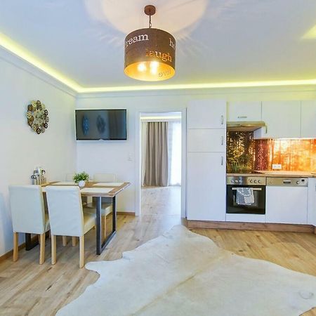 Ferienwohnung AusZeit Leoben 1 mit Terasse und gratis Parkplatz Exterior foto
