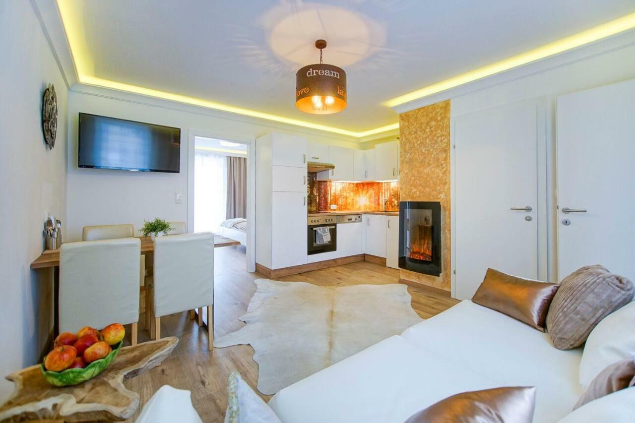 Ferienwohnung AusZeit Leoben 1 mit Terasse und gratis Parkplatz Exterior foto